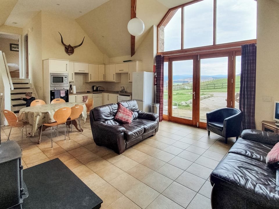 Open plan living space | The Byre - Cairnton Farm Cottages, Lumphanan, near Banchory