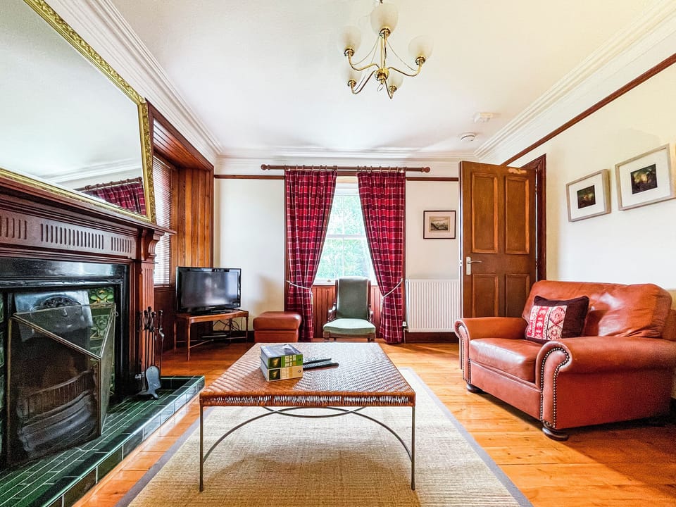 Living room | Balloan- Balloan Cottage - Balloan, Dornoch