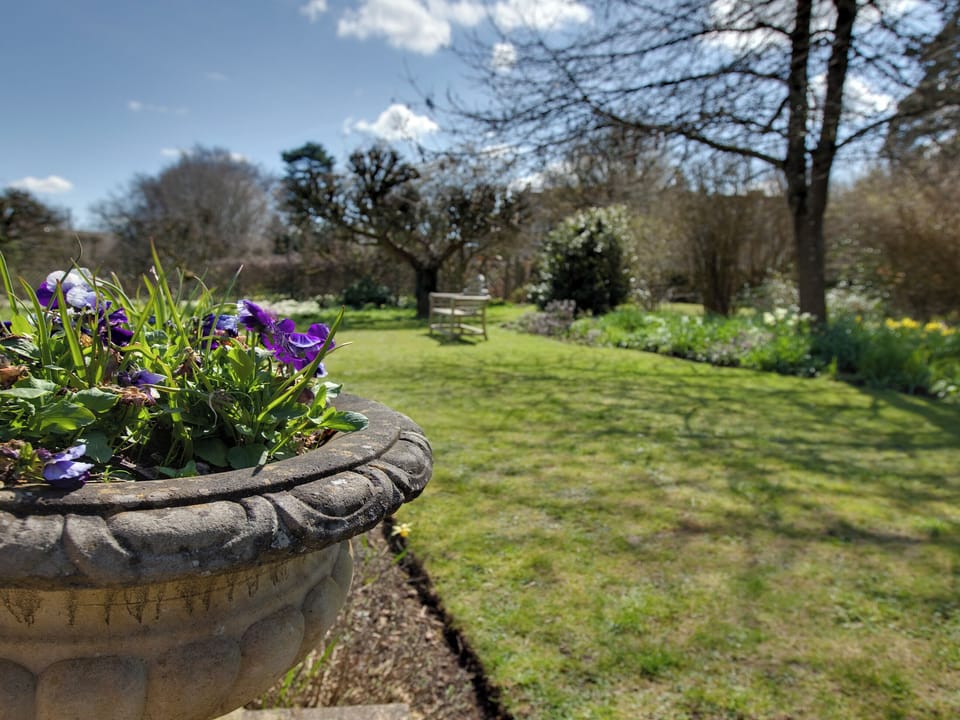 Lawned garden area | Bookers - Bruern Holiday Cottages, Bruern, near Chipping Norton
