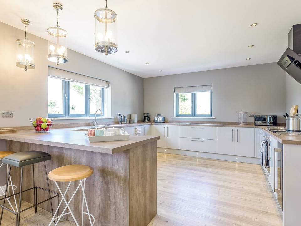 Well equipped, stylish kitchen area | Holly Tree Barn - Ashlin Farm Barns, Dunholme, near Lincoln