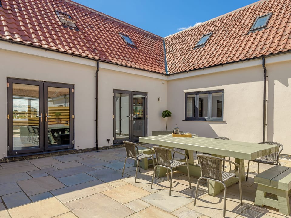 Private, inner courtyard, | Red Oak Barn - Ashlin Farm Barns, Dunholme, near Lincoln