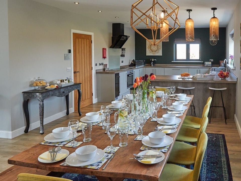 Stylish dining area and fully equipped kitchen | Field Maple Barn - Ashlin Farm Barns, Dunholme, near Lincoln