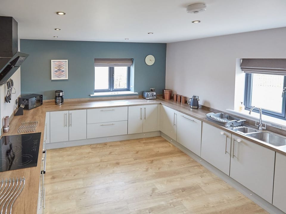 Fully appointed fitted kitchen | Wild Cherry Barn - Ashlin Farm Barns, Dunholme, near Lincoln
