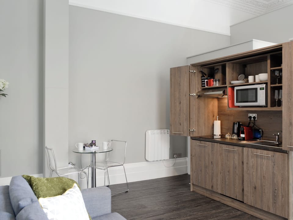 Convenient dining area within open-plan design | Elliott Terrace - Room Apartment 2 - Elliot Terrace, Plymouth