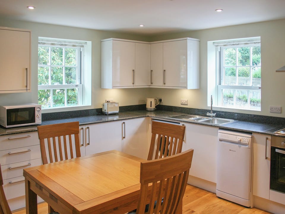 Well-appointed kitchen/dining room | Highlands Apartment 3 - The Highlands, Shanklin