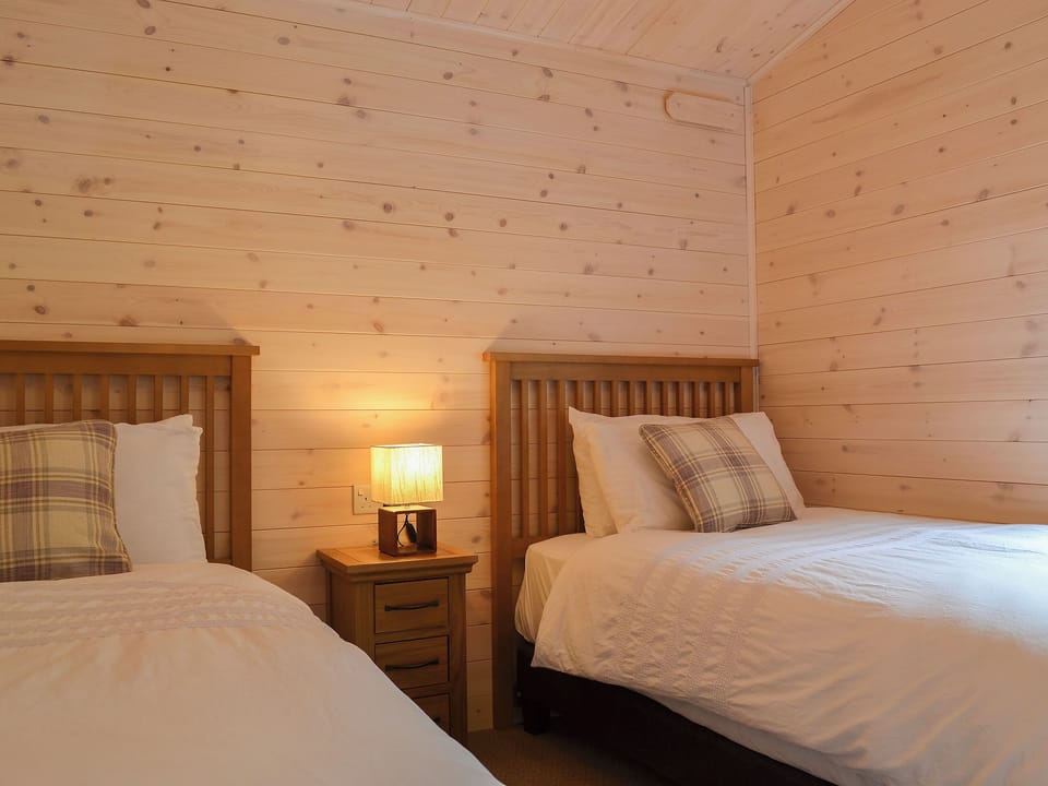 Peaceful twin bedroom | Ben Wyvis - Woodland Lodges, Forres, near Nairn
