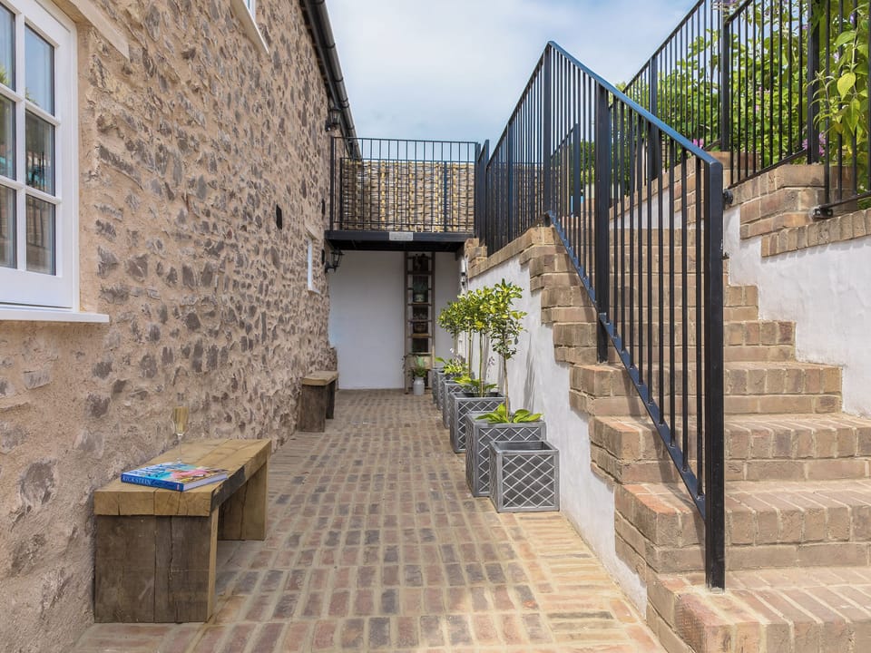 Exterior | Stone Barn - Vicarage Road Holiday Cottages, Minehead