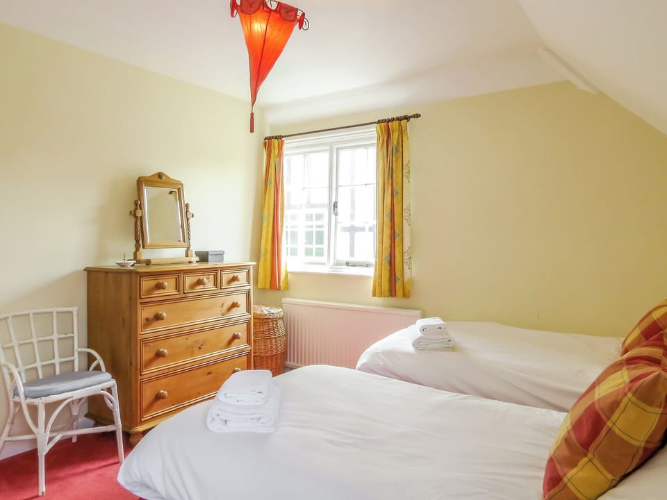 Cosy twin bedroom | Whinlands, Thorpeness, near Aldeburgh