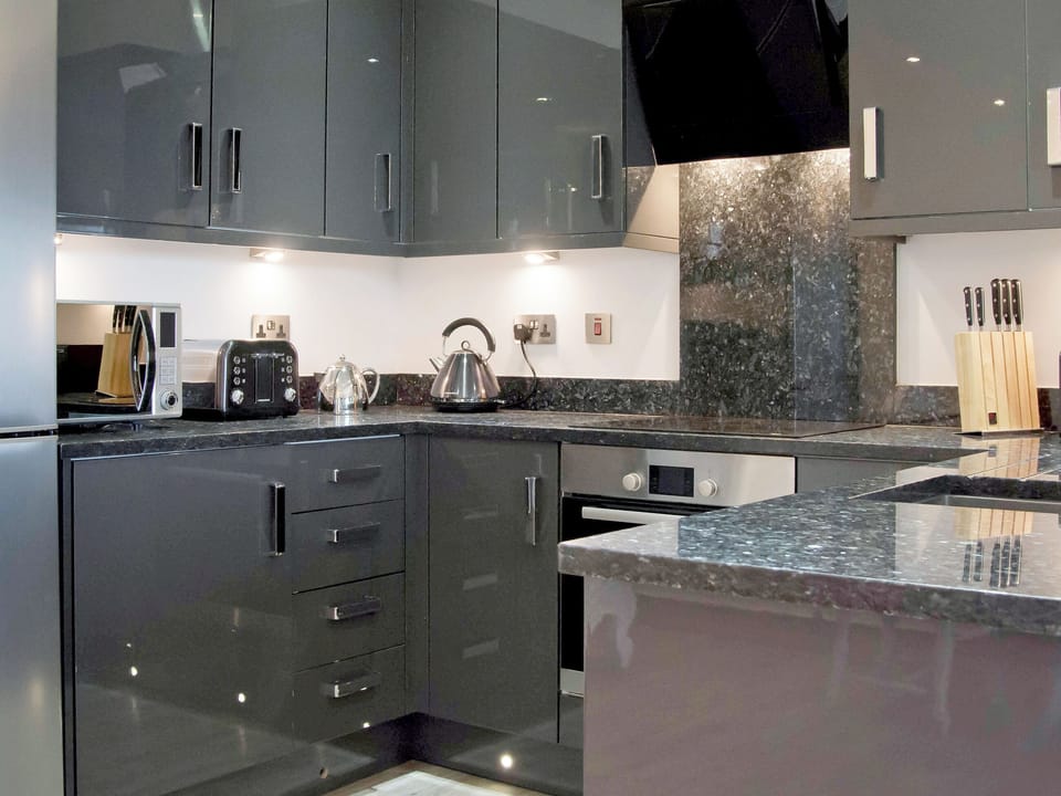 Modern well equipped kitchen | Bijou - Wooldown Holiday Cottages, Marhamchurch, near Bude