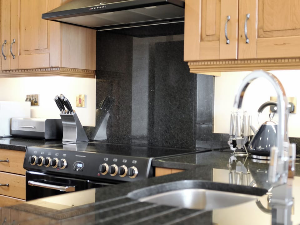 Well equipped kitchen | Dewdrop Dairy - Wooldown Holiday Cottages, Marhamchurch, near Bude