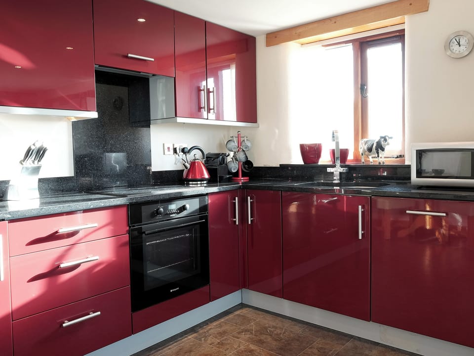 Well equipped kitchen | Pengenna Parlour - Wooldown Holiday Cottages, Marhamchurch, near Bude