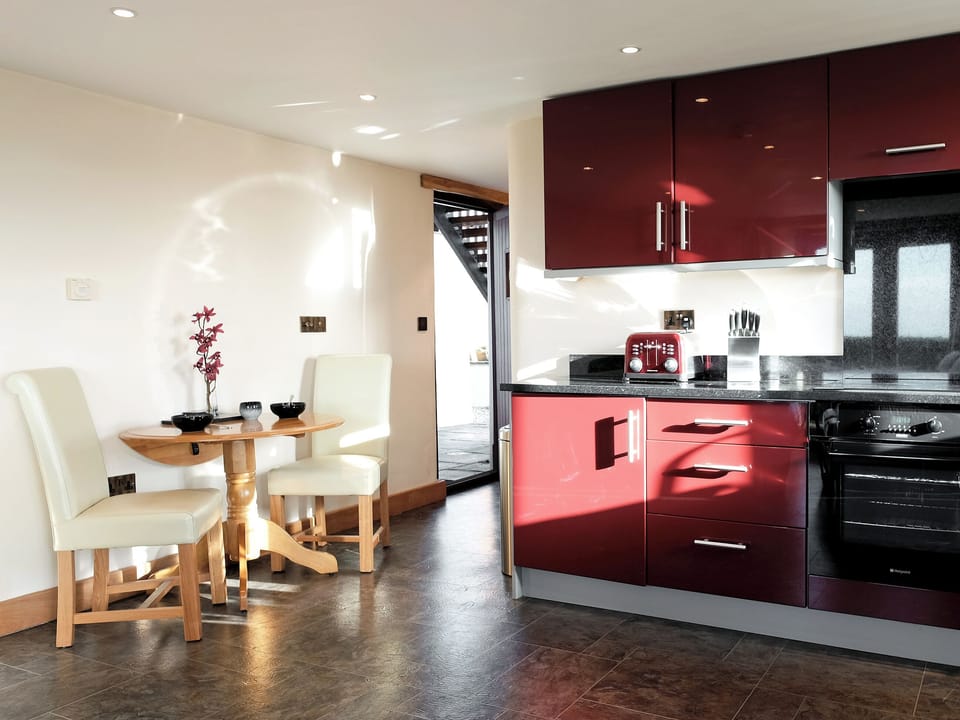 Spacious kitchen/ diner | Pengenna Parlour - Wooldown Holiday Cottages, Marhamchurch, near Bude