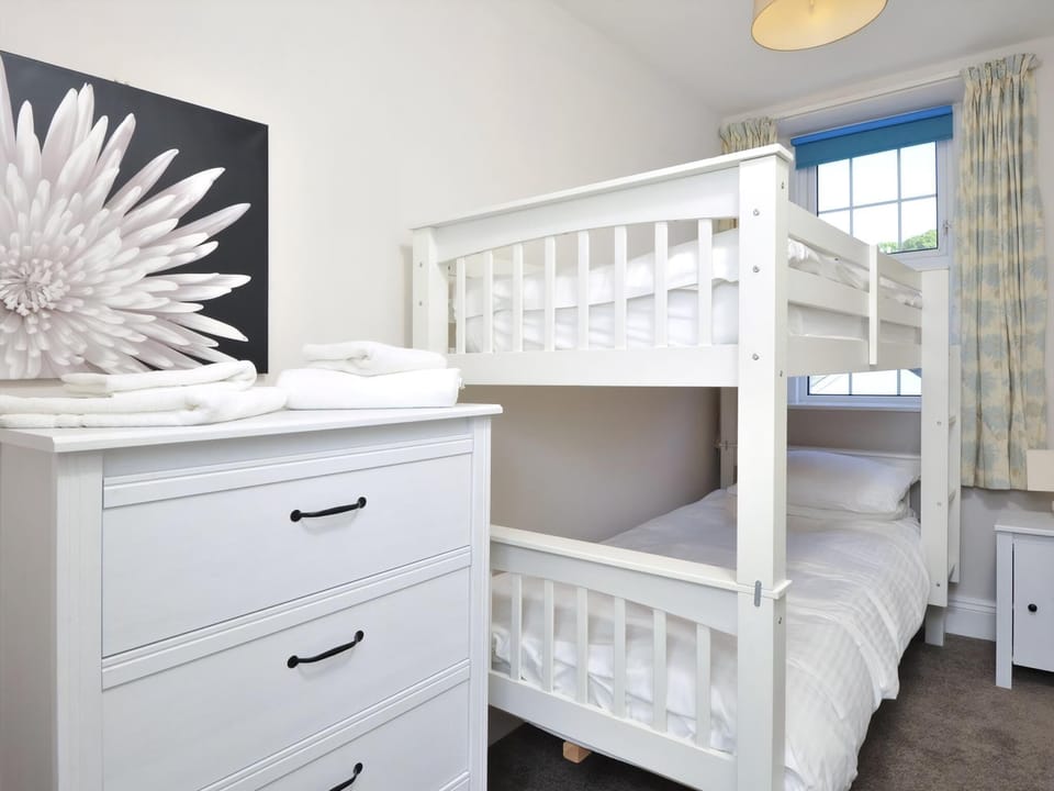 Cosy twin bedroom | Trinity Apartment 9 - Trinity Mews, Torquay