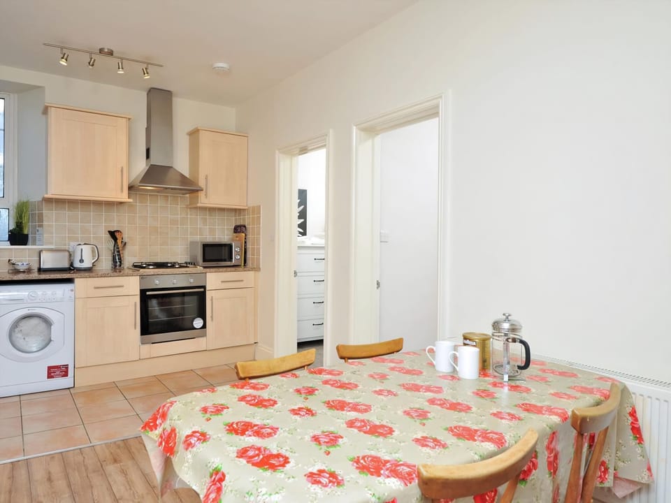 Convenient dining area in kitchen | Trinity Apartment 9 - Trinity Mews, Torquay