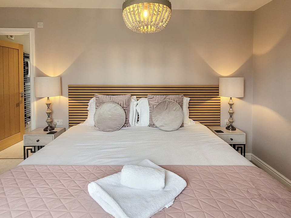 Double bedroom | The Elms - Ashlin Farm Barns, Dunholme, near Lincoln