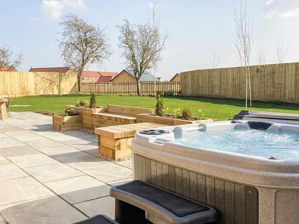 Garden | Blue Iris Cottage - Ashlin Farm Barns, Dunholme, near Lincoln