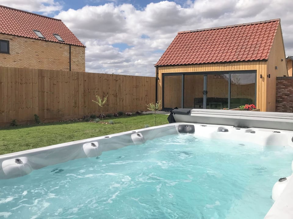 Hot tub | Walnut House - Ashlin Farm Barns, Dunholme, near Lincoln