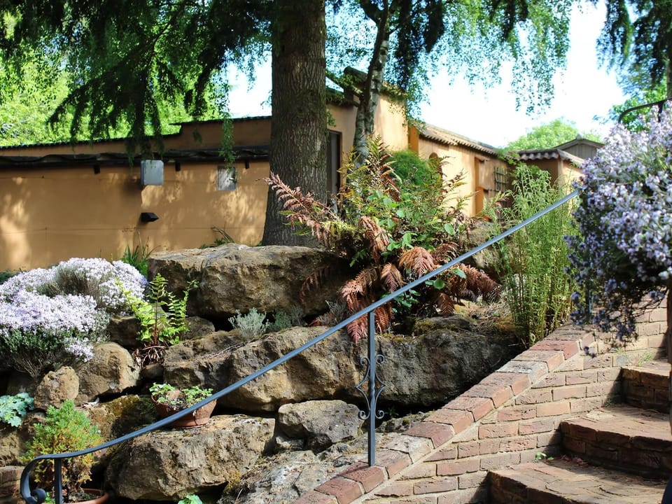 Garden and grounds | Heath Farm Holiday Cottages, Swerford, near Chipping Norton