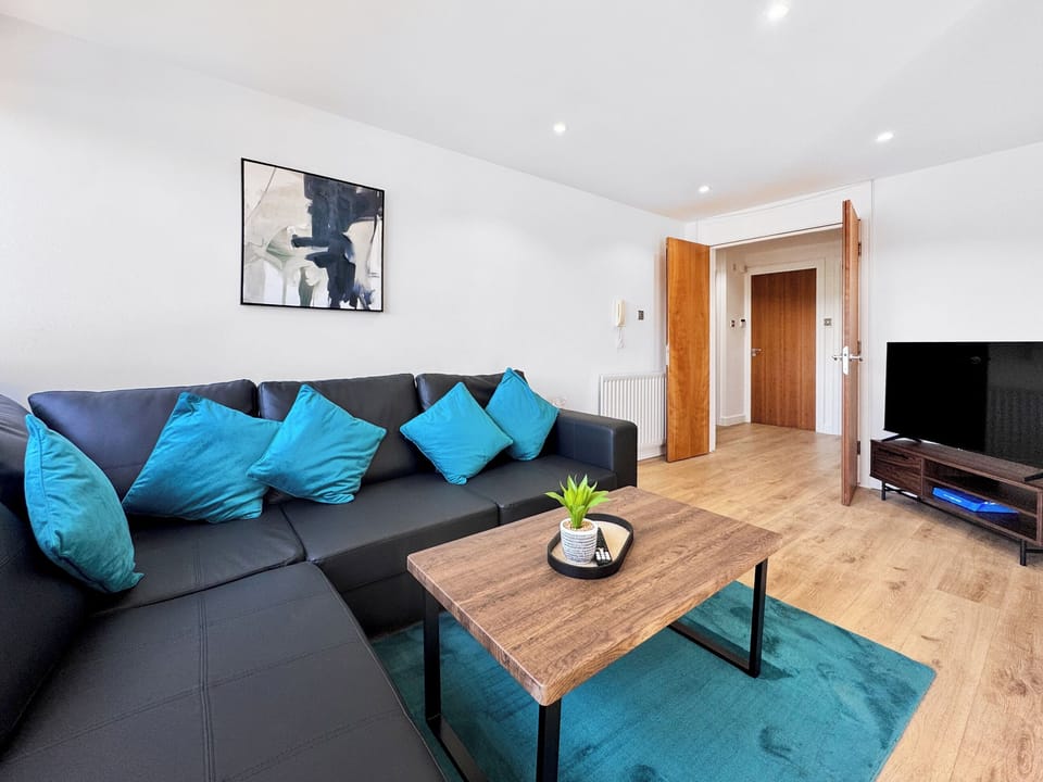 Living room/dining room | Swan Apartments 2B, Newcastle Upon Tyne