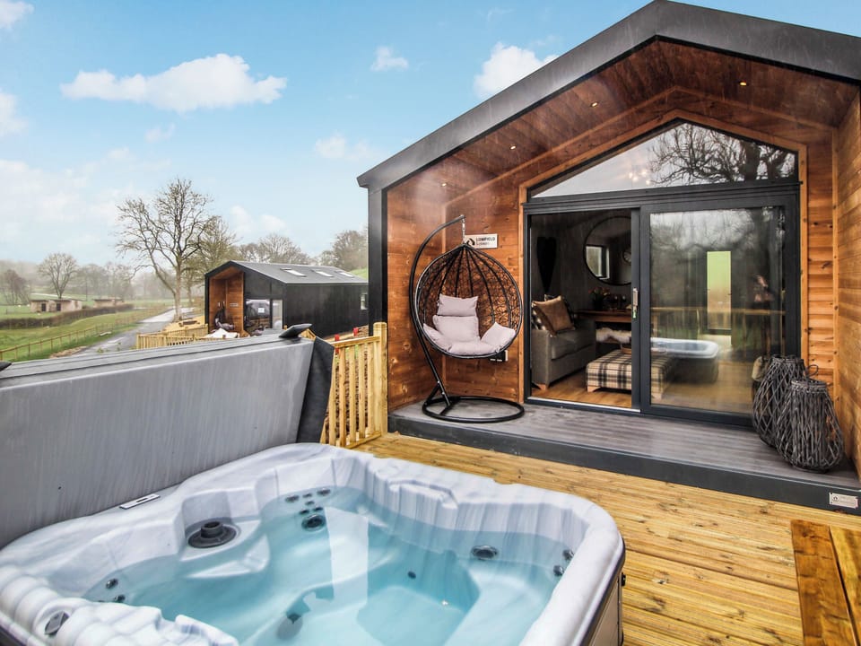 Hot tub | Fawns Rest - Cae Llwyn, Rhayader and the Elan Valley