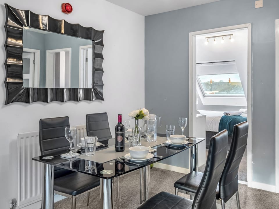 Living room/dining room | Sandyford Apartment, Jesmond