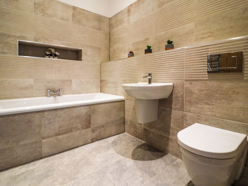 Shower room | 16 Newland - Morpeth Retreats, Warkworth
