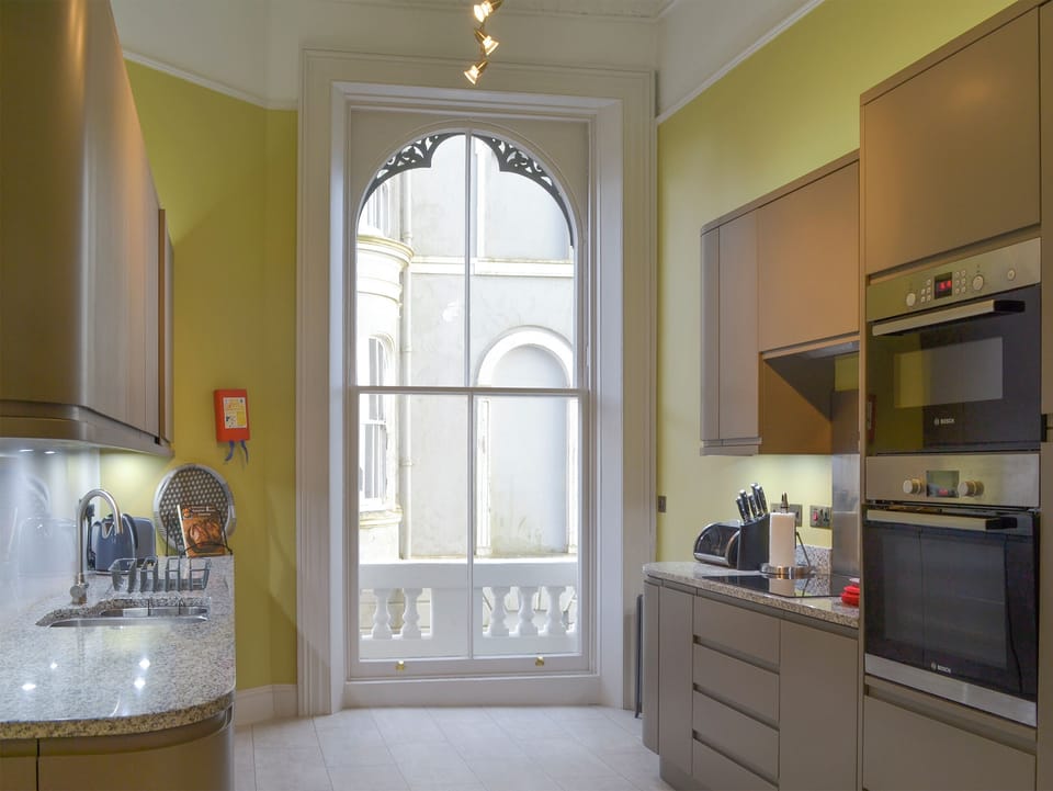 Well-equipped modern fitted kitchen | Elliott Terrace - Lady Astor Apartment - Elliot Terrace, Plymouth