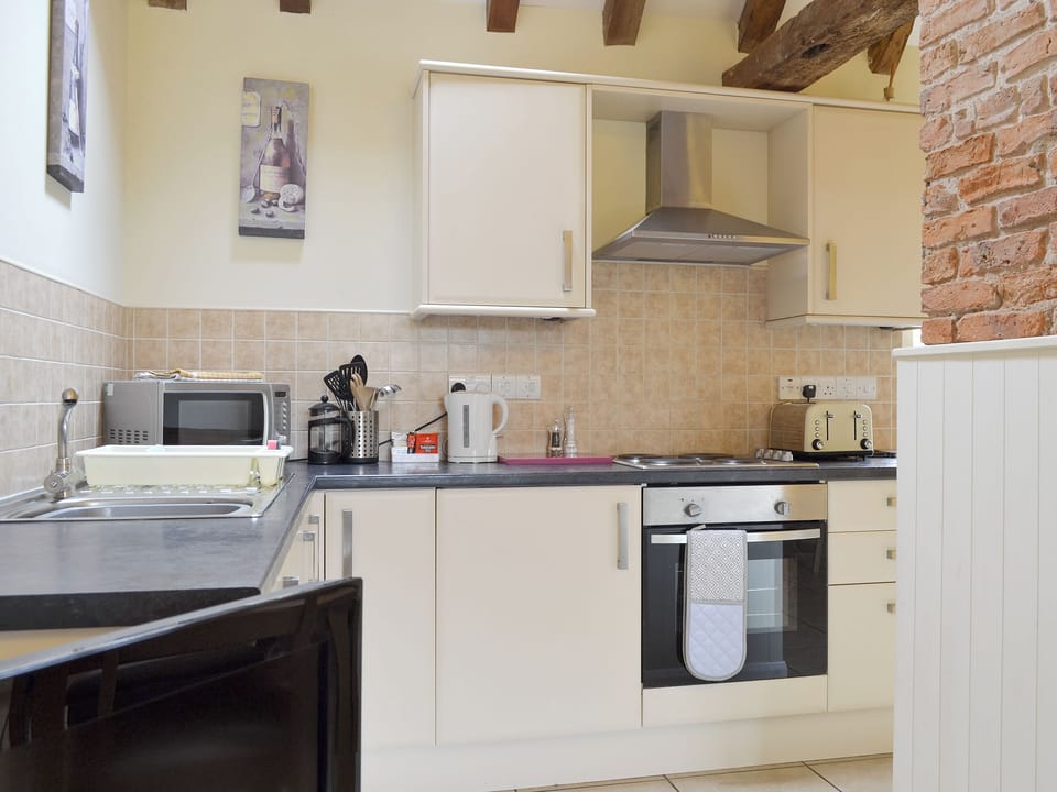 Well-equipped fitted kitchen | The Forge - Mackinder Farms, Brayton, Selby