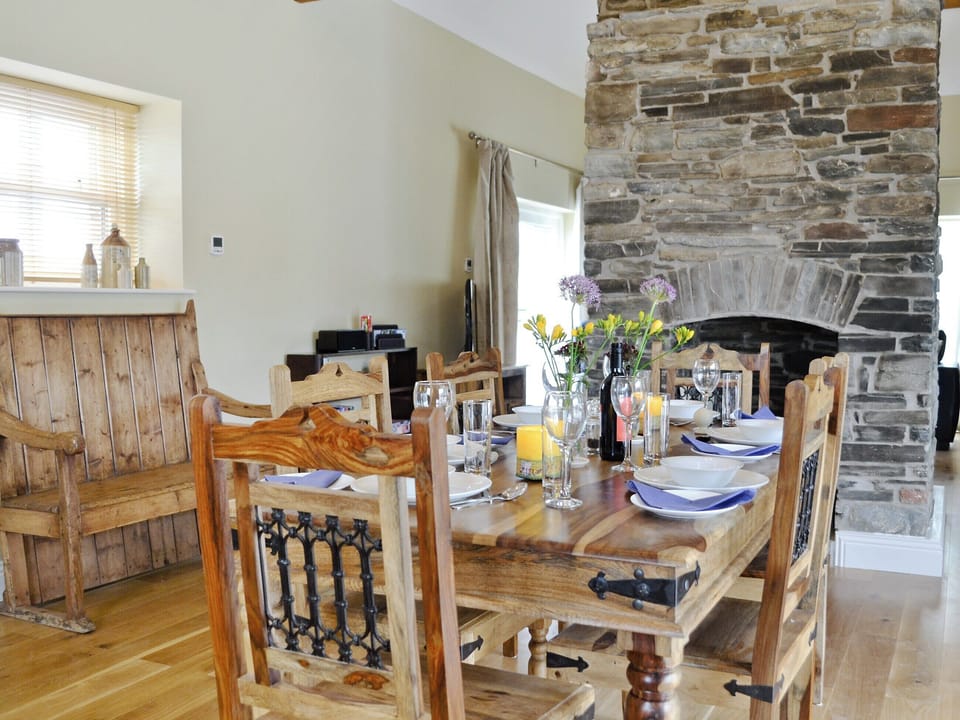 Kitchen/diner | Tanylan Farm Cottages - Coal House, Kidwelly