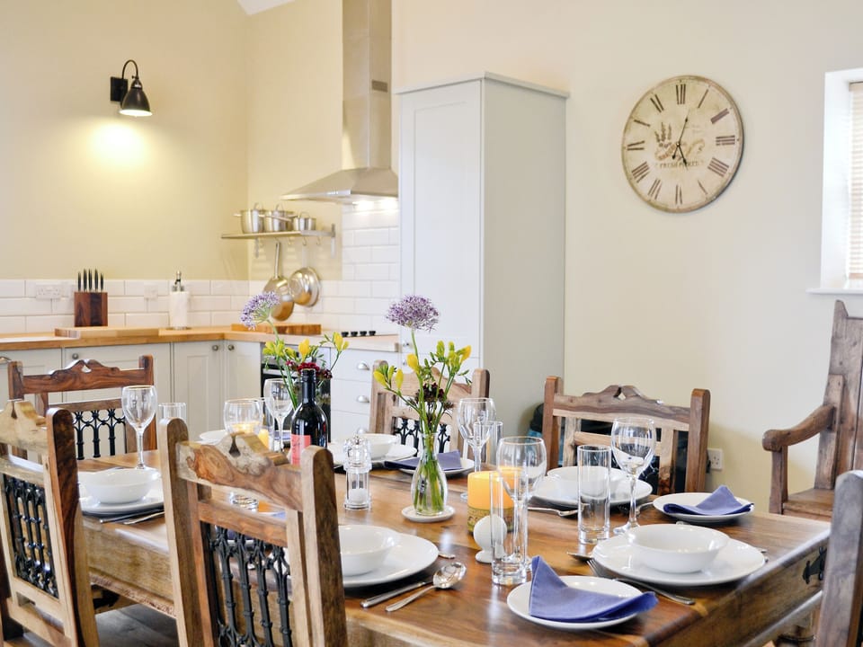 Kitchen/diner | Tanylan Farm Cottages - Coal House, Kidwelly