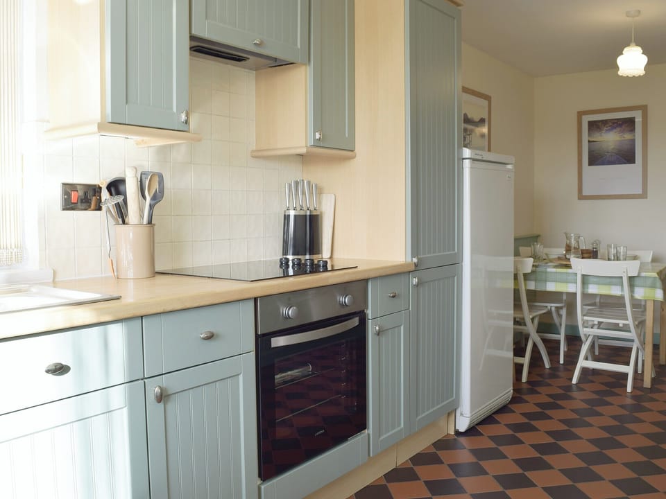 Well equipped kitchen | Bryntowy - Tanylan Farm Cottages, Kidwelly