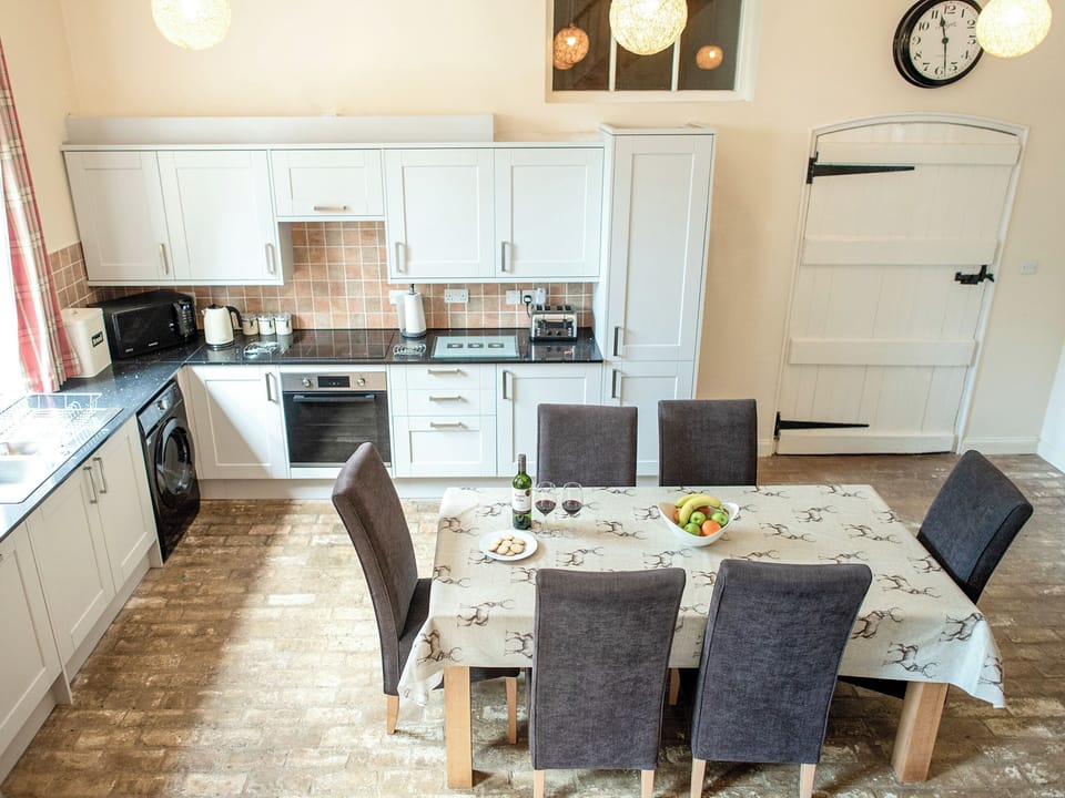 Kitchen/diner | The Amherst House - Stowlangtoft Estate, Bury St. Edmunds