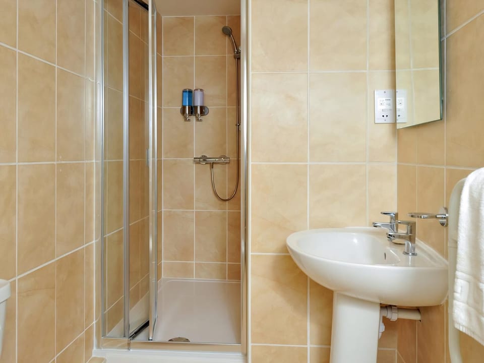 Stylish shower room | Trinity Apartment 34 - Trinity Mews, Torquay