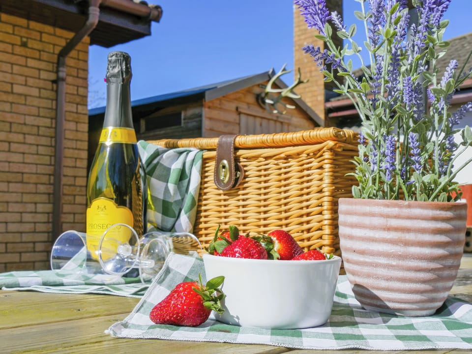 Sitting-out-area | Cairngorm View - Silverglades Holiday Homes, Aviemore