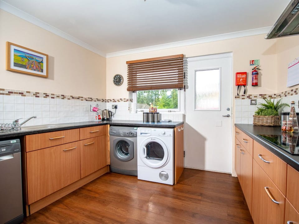 Kitchen | Applewood Cottage - Silverglades Holiday Homes, Aviemore