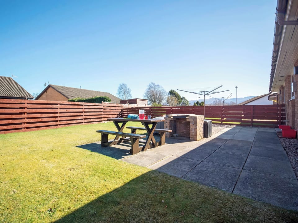 Garden | Birchdale Cottage - Silverglades Holiday Homes, Aviemore