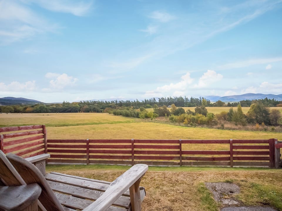 Sitting-out-area | Dalfaber View - Silverglades Holiday Homes, Aviemore