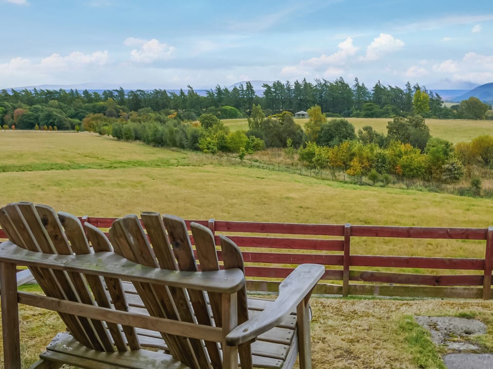 Sitting-out-area | Dalfaber View - Silverglades Holiday Homes, Aviemore