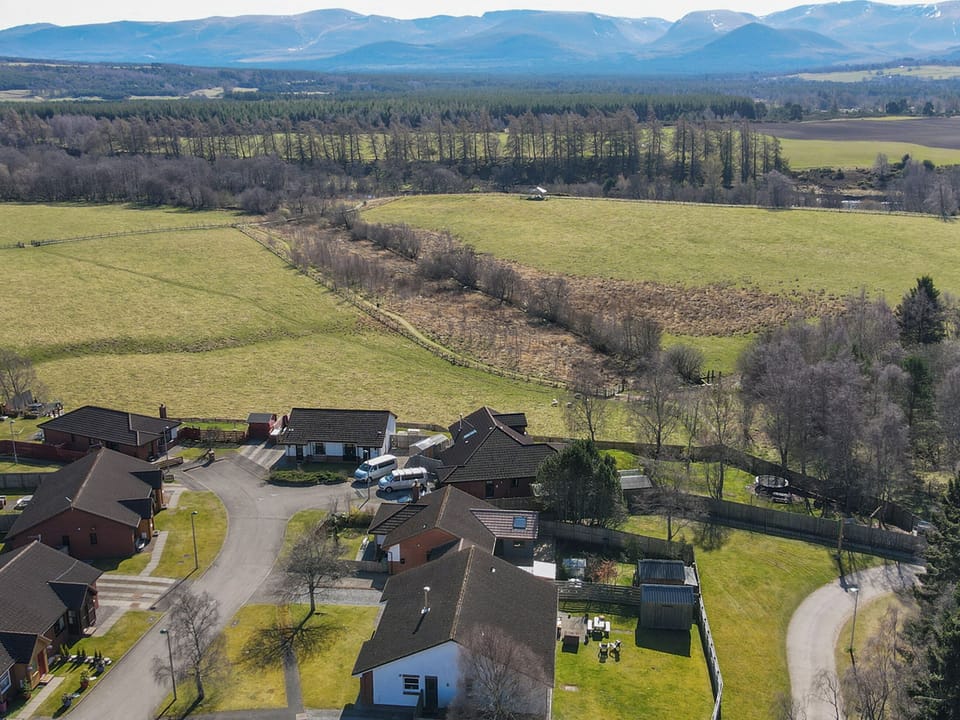 Exterior | Eagle 3 Star - Silverglades Holiday Homes, Aviemore