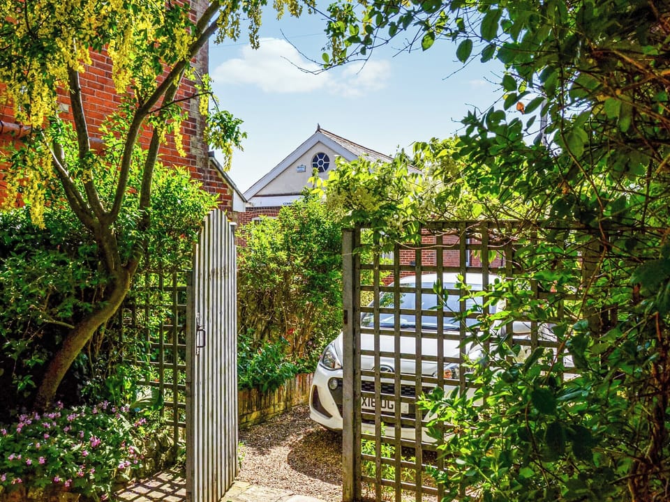 Parking | Grove Cottage, Yarmouth
