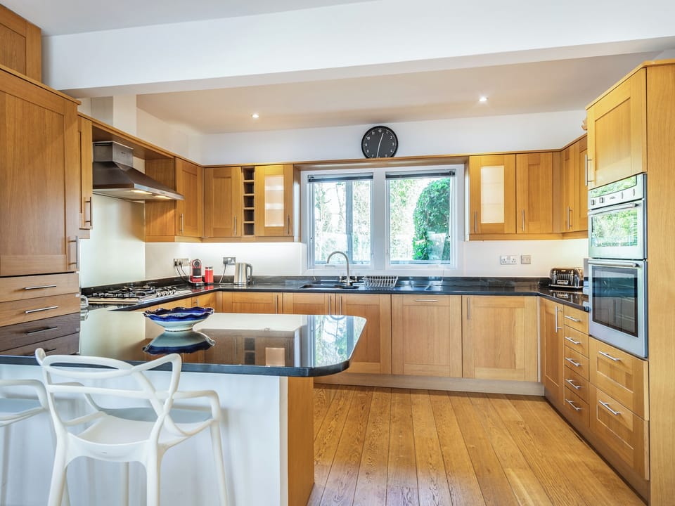 Kitchen area | Wrens Lake House, South Cerney, Cotswolds near Cirencester