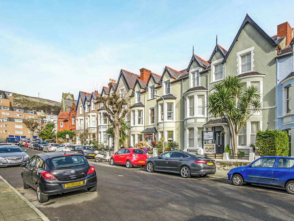 Exterior | Apartment 5 - Cosy Llandudno Apartments, Llandudno