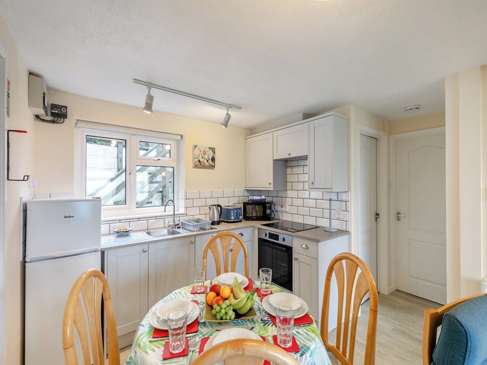 Kitchen/diner | 4 Mount Brioni - Mount Brioni Holiday Apartments, Torpoint
