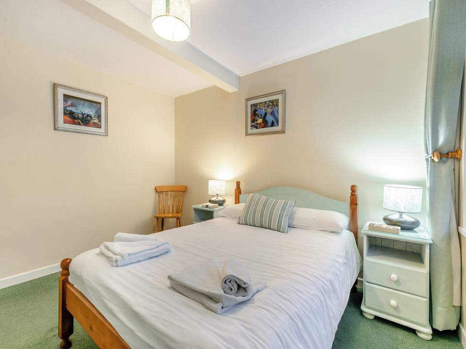 Double bedroom | 8 Mount Brioni - Mount Brioni Holiday Apartments, Torpoint