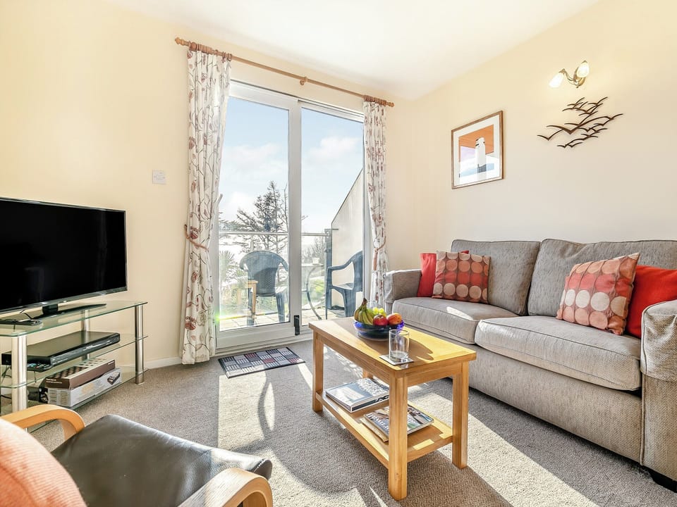 Living area | 9 Mount Brioni - Mount Brioni Holiday Apartments, Torpoint