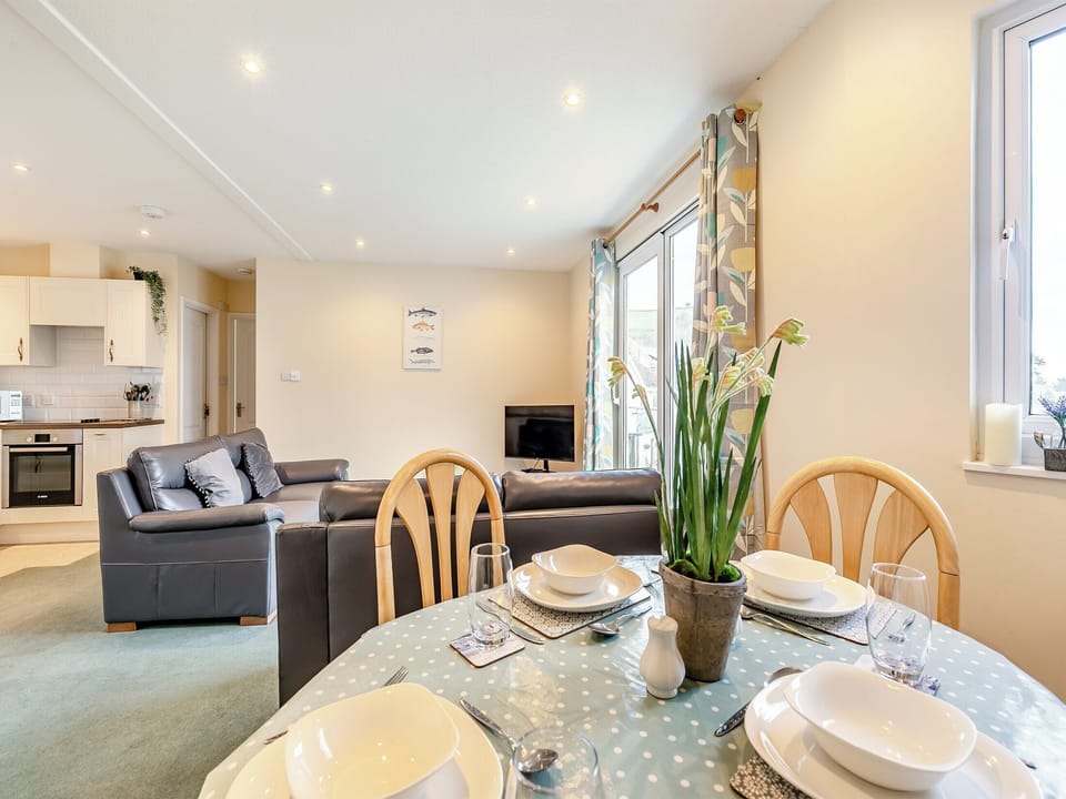 Dining Area | 11 Mount Brioni - Mount Brioni Holiday Apartments, Torpoint