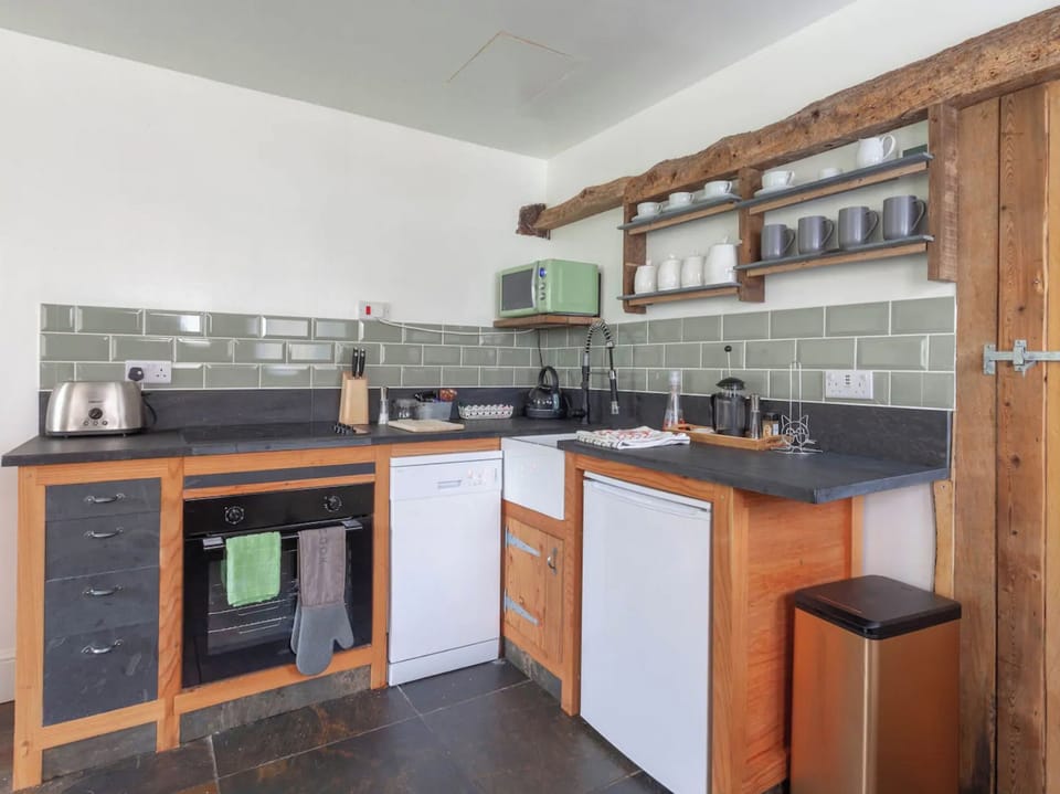 Kitchen | The Den - The Retreat, West Anstey