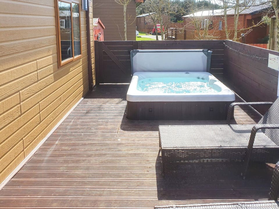 Hot tub | Bluebell Lodge - Felmoor Park, Felton, near Morpeth