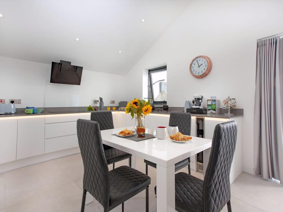 Dining Area | Grand Banks Apartment, Teignmouth