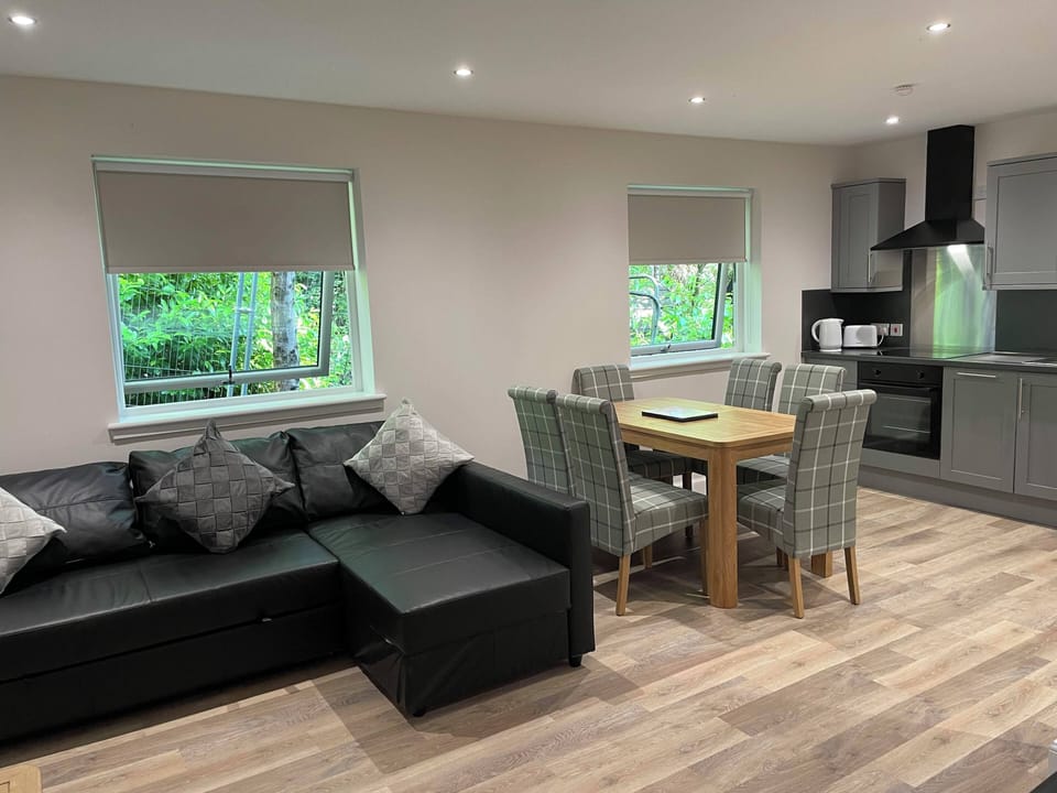 Classic Bungalow | Living area | Flat-screen TV